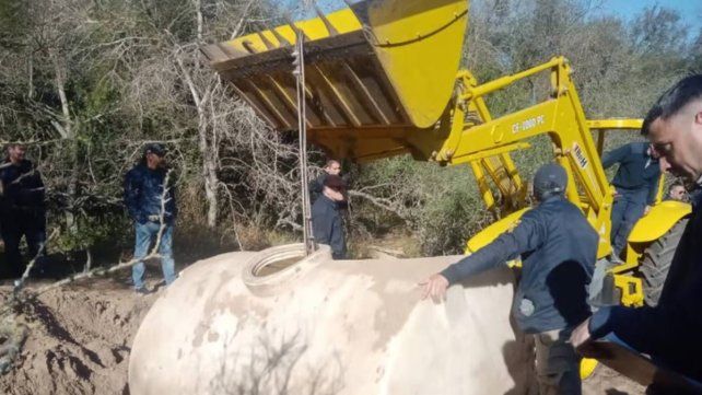 Hallan un tanque oculto en un campo de Leonardo Airaldi: se presume que all&iacute; escond&iacute;a la droga