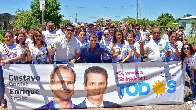 Enrique Cresto haciendo campaña en Feliciano