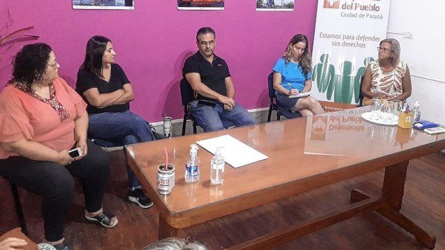 La Red por los Derechos de las Personas en Situación de Calle se reunió luego de la expulsión de 30 personas de la Plaza 1° de Mayo de Paraná