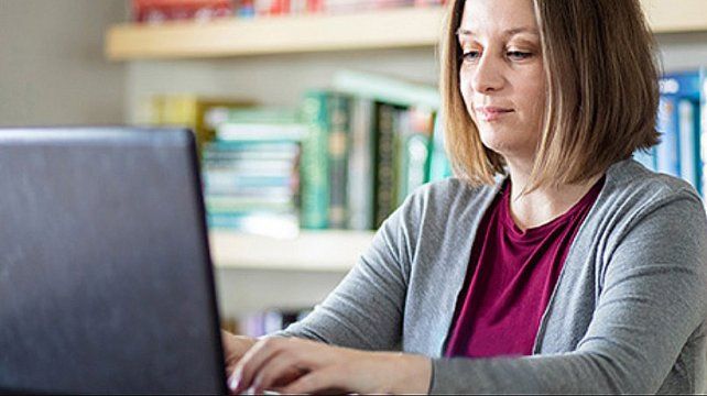 Capacitación gratuita en computación para desempleados