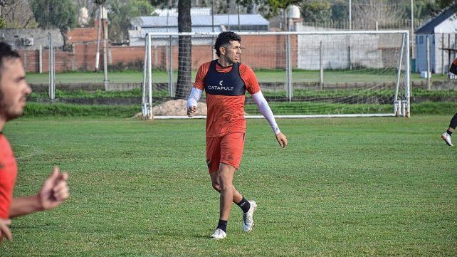 Matías Ruíz Díaz sintió una molestia muscular promediando el entrenamiento Matías Ruíz Díaz sintió una molestia muscular promediando el entrenamiento