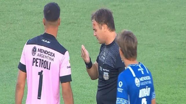 Sanción a Godoy Cruz: quita de tres puntos y seis partidos a puertas cerradas. Sanción a Godoy Cruz: quita de tres puntos y seis partidos a puertas cerradas.