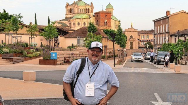 En su recorrida. Por la ciudad de la nueva beata, el religioso destacó la fortaleza de la fe de Paulina Jaricot.