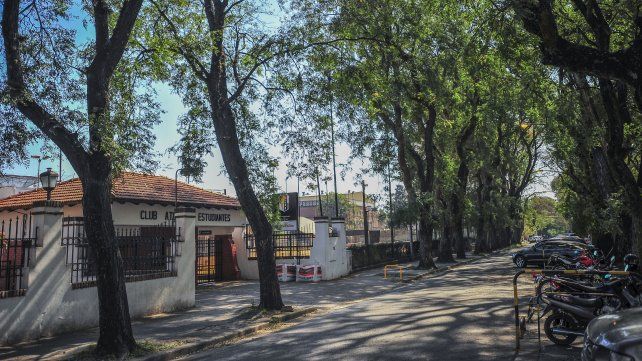 Estudiantes es uno de los clubes que se presenta como centro de recepción de donaciones.