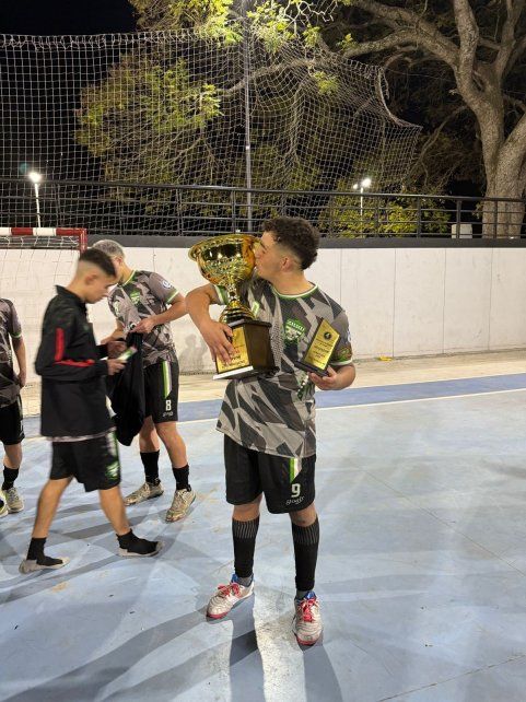 Kevin Orzuza fue el goleador del torneo asociativo. Kevin Orzuza fue el goleador del torneo asociativo.