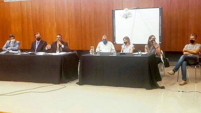 El intendente Bahl participó de la audiencia.