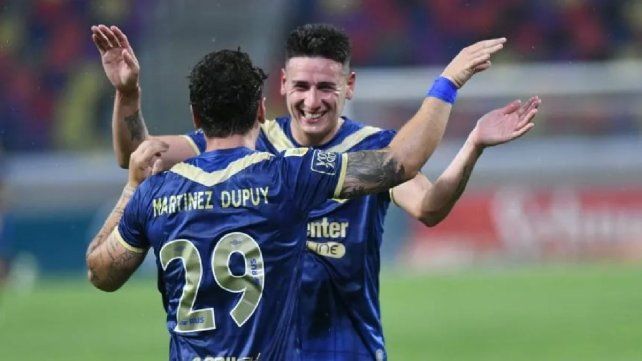 Rosario Central ganó gracias al gol de Martínez Dupuy en el cierre del cotejo. Rosario Central ganó gracias al gol de Martínez Dupuy en el cierre del cotejo.