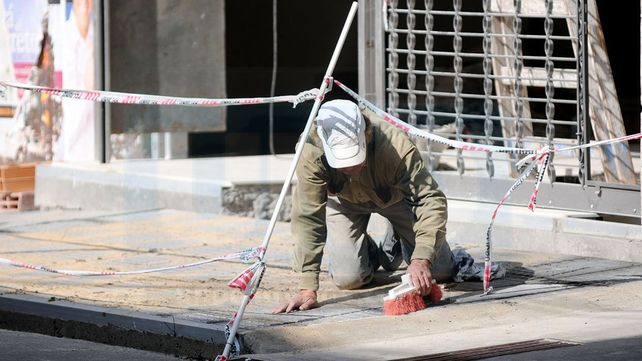 Changas. Una gran cantidad de personas sobrevive con trabajos esporádicos y de baja calificación. Changas. Una gran cantidad de personas sobrevive con trabajos esporádicos y de baja calificación.