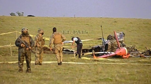 En el helicóptero viajaban tres tripulantes que sufrieron heridas y debieron ser internados en un hospital local. La aeronave se quemó y sufrió pérdidas totales
