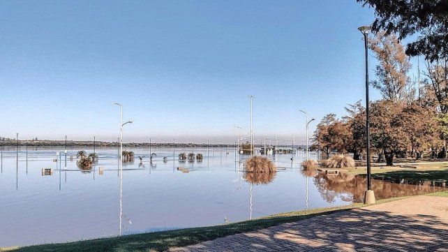 Ascenso del río Uruguay. Ascenso del río Uruguay.