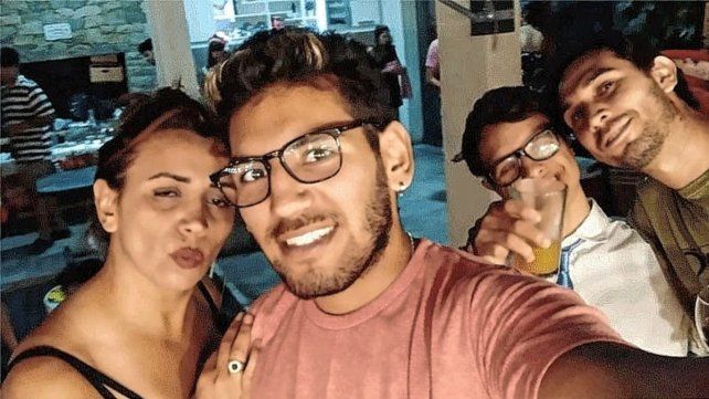 Desesperado pedido de madre que tiene a su hijo con rara secuela post Covid-19. Hasta el momento, ningún especialista logró indicarle un tratamiento certero