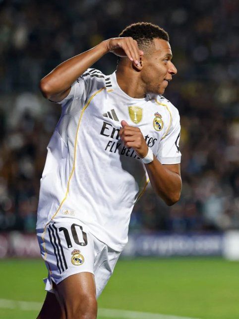 Con Mastantuono y un brillante Mbappé, Real Madrid goleó a Kairat. Con Mastantuono y un brillante Mbappé, Real Madrid goleó a Kairat.