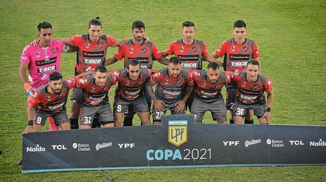 La formación de Patronato que salió a jugar el último partido del certamen.
