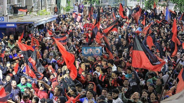 Patronato, hace un año, festejó el título y copó las calles de Paraná. Patronato, hace un año, festejó el título y copó las calles de Paraná.