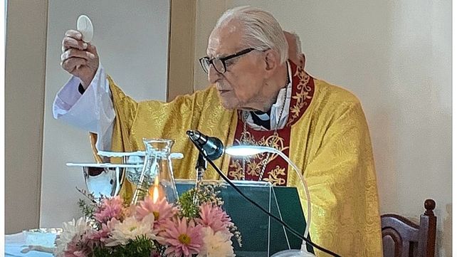 Karlic. El arzobispo emérito de 96 años recordó su 45º aniversario de ordenación episcopal. Karlic. El arzobispo emérito de 96 años recordó su 45º aniversario de ordenación episcopal.