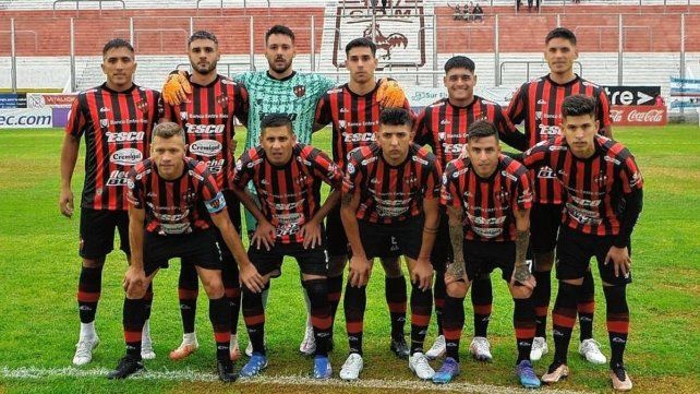 Patronato venció a Morón en Buenos Aires y Julio Salvá fue la figura.