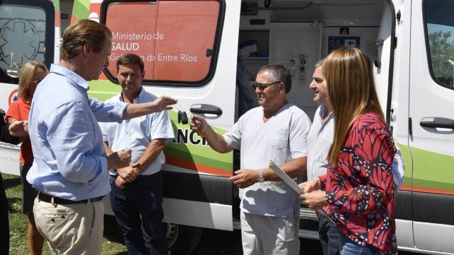 Bordet entregó una ambulancia al hospital de Ramírez