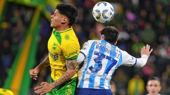 Defensa y Justicia igualó 2 a 2 ante Racing en Florencia Varela. Defensa y Justicia igualó 2 a 2 ante Racing en Florencia Varela.