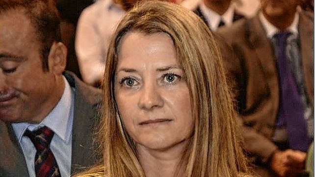 El gobernador Gustavo Bordet elevó a la Cámara de Senadores el pliego de la Jueza de la Cámara en lo contencioso administrativo de Paraná, Gisela Schumacher, a quien postula como vocal para el Superior Tribunal de Justicia 