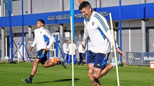 Marcos Rojo volvió a entrenar junto al plantel y se notó la felicidad en el rostro del jugador.