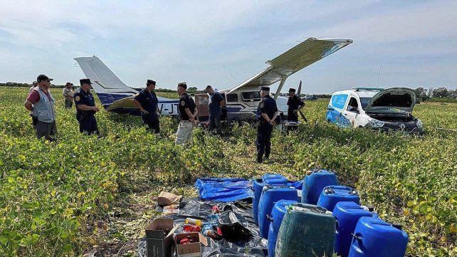La avioneta apareció abandonada en un campo de San Gustavo. La avioneta apareció abandonada en un campo de San Gustavo.
