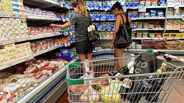 Bebidas, fiambres y otros productos, llegan con alzas de precios Bebidas, fiambres y otros productos, llegan con alzas de precios