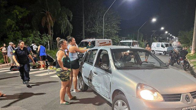 El choque fue en calle Espejo y Medrano en Paraná, entre un auto y una moto. El choque fue en calle Espejo y Medrano en Paraná, entre un auto y una moto.