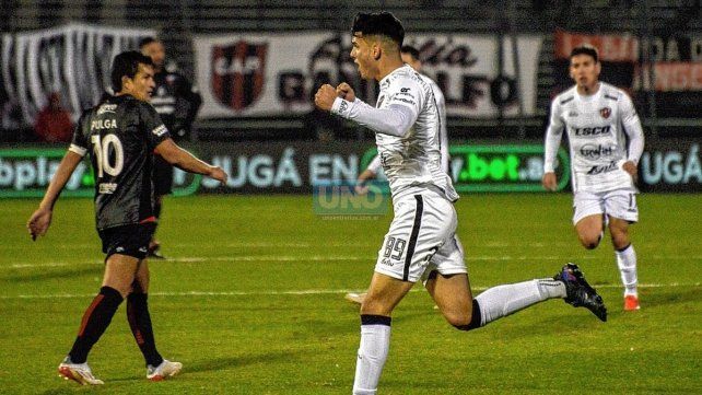 En octavos de final Patronato eliminó a Colón de Santa Fe.