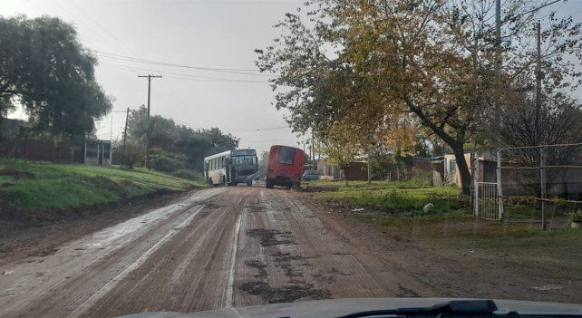 Calle Gobernador Tibiletti está ubicada al sudeste de Paraná. Son muchos los vecinos que utilizan la arteria a diario, además del transporte urbano