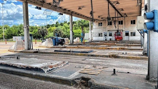 Sin cabinas en el peaje de ruta 14. Sin cabinas en el peaje de ruta 14.