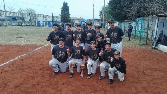 En la final, el CAE Negro venció 3-2 a Oro Verde A. En la final, el CAE Negro venció 3-2 a Oro Verde A.