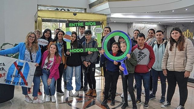 Modo feria. Representantes del departamento Gualeguay. Modo feria. Representantes del departamento Gualeguay.