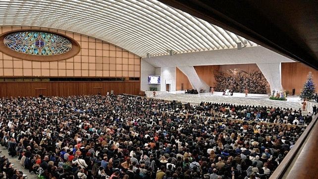 Audiencia. General tuvo lugar en el Aula Pablo VI frente a una multitud. Audiencia. General tuvo lugar en el Aula Pablo VI frente a una multitud.