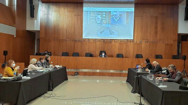 El juez Garzón debe resolver si convalida o rechaza el juicio abreviado propuesto por Allende.