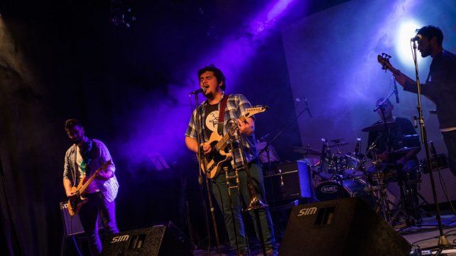 Renzo Montaña y Los Pájaros del patio y Avisale a Coso abrirán el ciclo Territorio de bandas