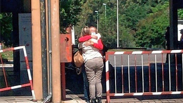 Paso Concordia-Salto: el abrazo entre hermanas separadas por la pandemia