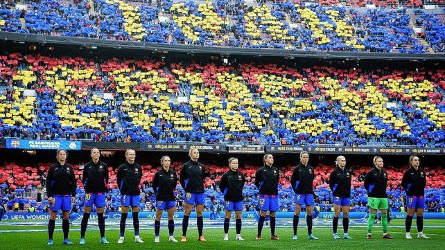 Barcelona-Real Madrid se enfrentaron en el Camp Nou y fue récord de asistencia la presencia de 91.553 aficionados.