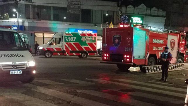 El derrumbe en Floresta se registró la noche de este martes. Foto Infobae.