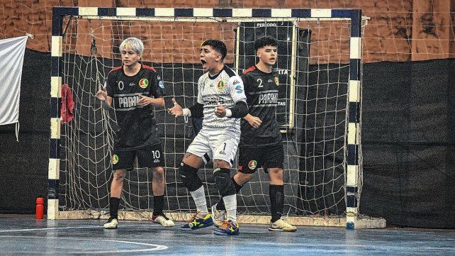 Paraná derrotó 5 a 1 a Corrientes Interior. Paraná derrotó 5 a 1 a Corrientes Interior.