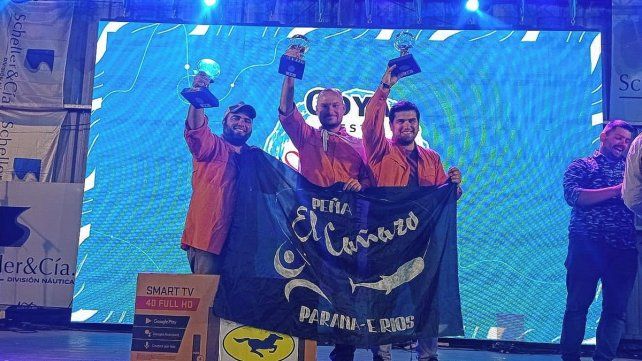 Fiesta Nacional del Surubí: Guillermo Miranda, de la Peña El Cañazo, se trajo el premio por la pieza mayor. Registró una captura de 1,21 metros.