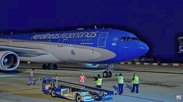 Llegaron 657.600 dosis de AstraZeneca desde Holanda y se esperan más Sputnik V