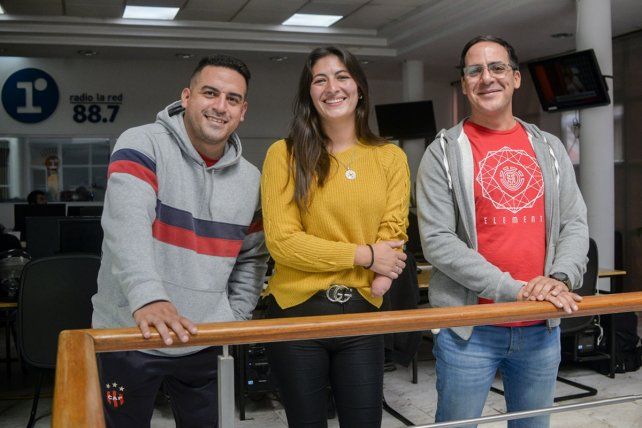 Los jugadores de Parabadminton Alan Montero y Carla Colman junto al entrenador Pablo Pérez