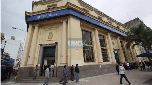 El fallo indica que la medida podría contradecir la ley Bases, que excluyó explícitamente al banco Nación de la lista de entidades sujetas a privatización El fallo indica que la medida podría contradecir la ley Bases, que excluyó explícitamente al banco Nación de la lista de entidades sujetas a privatización