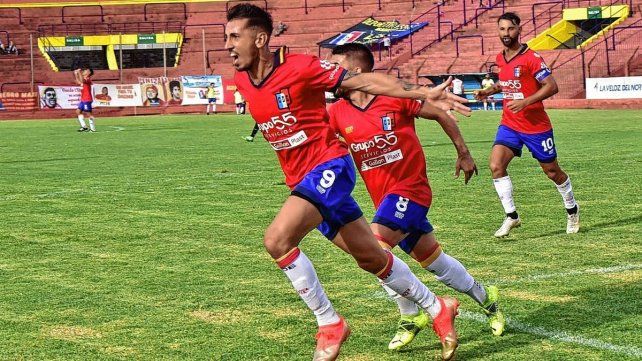 En 2023 Juan Manuel Lazaneo infló redes con la camiseta de Deportivo Español En 2023 Juan Manuel Lazaneo infló redes con la camiseta de Deportivo Español