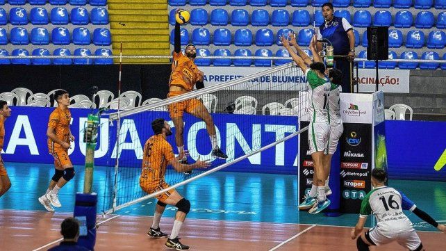 Gonzalo Lapera ante un bloqueo de Policial de Formosa. Gonzalo Lapera ante un bloqueo de Policial de Formosa.