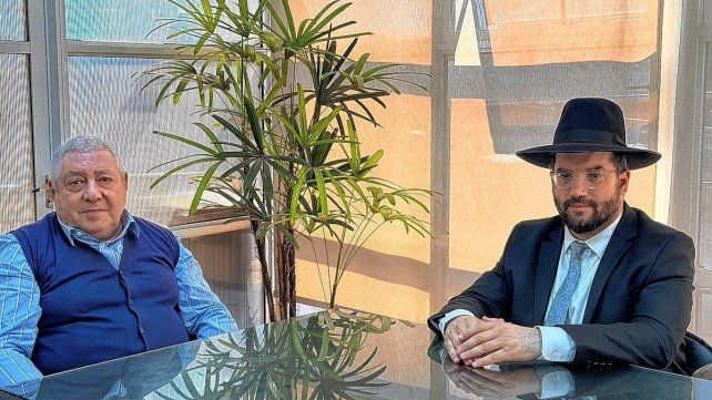 Marcos Cohen y el Gran Rabino Hamra visitaron Paraná para invitar a autoridades municipales al Encuentro Federal por la Memoria con intendentes de todo el país. Marcos Cohen y el Gran Rabino Hamra visitaron Paraná para invitar a autoridades municipales al Encuentro Federal por la Memoria con intendentes de todo el país.