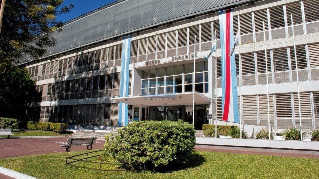 Tras la denuncia radicada en la Fiscalía, llegaron al muchacho del barrio 25 de Mayo de Paraná. El acusado tomó video de otra plataforma y los compartió 