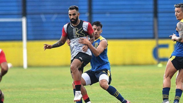El Rojinegro se puso en ventaja en el primer tiempo con gol de Jonathan Herrera, pero en el complemento Marco Ruben convirtió en dos ocasiones (el segundo de penal) para dar vuelta la historia.