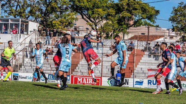 Atlético Paraná tuvo buenas intenciones, pero careció de claridad y tranquilidad.