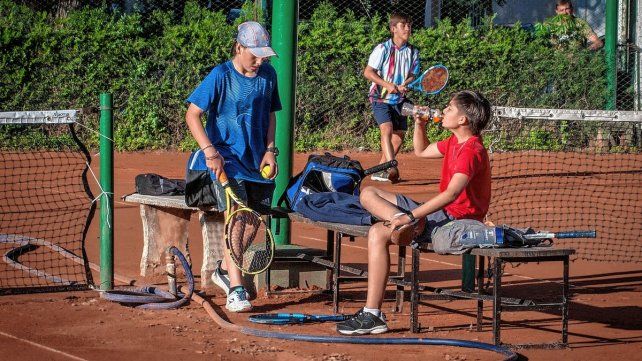 El tenis nuevamente en Paraná. 